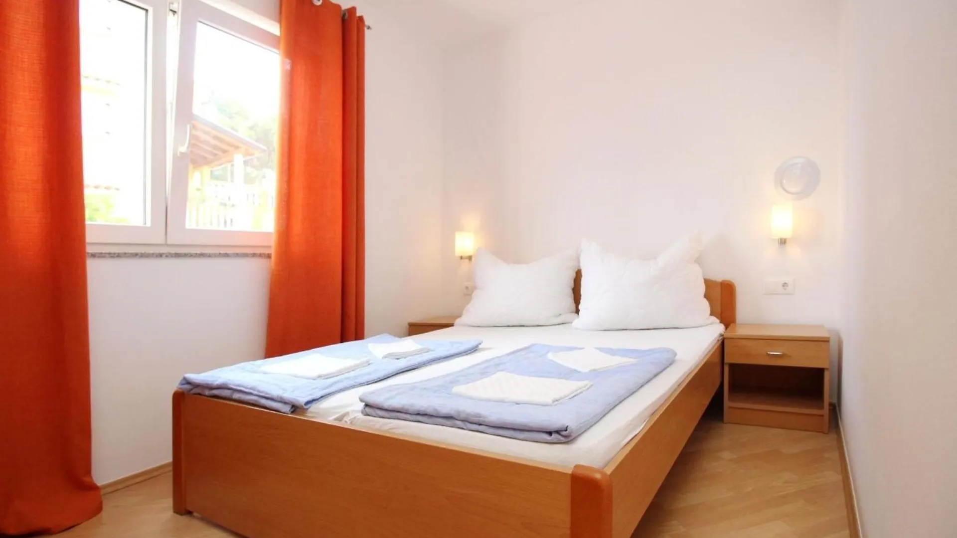 Appartement In Baska Mit Eigener Terrasse - B59543